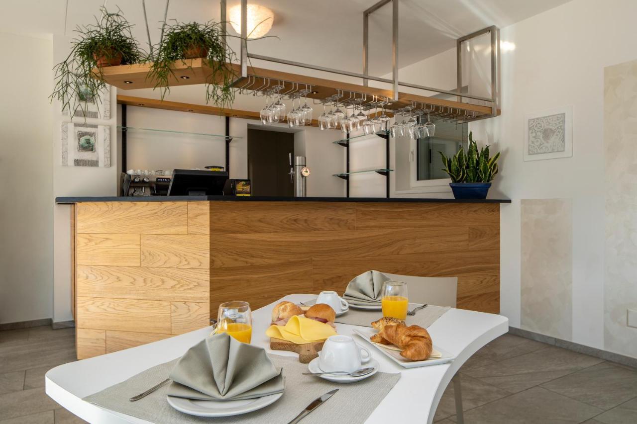 Albergo Ristorante Stazione Balerna Kültér fotó