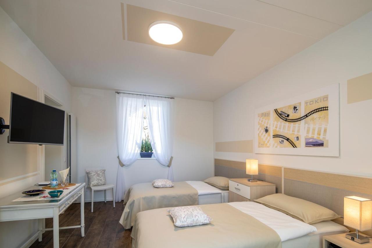 Albergo Ristorante Stazione Balerna Kültér fotó